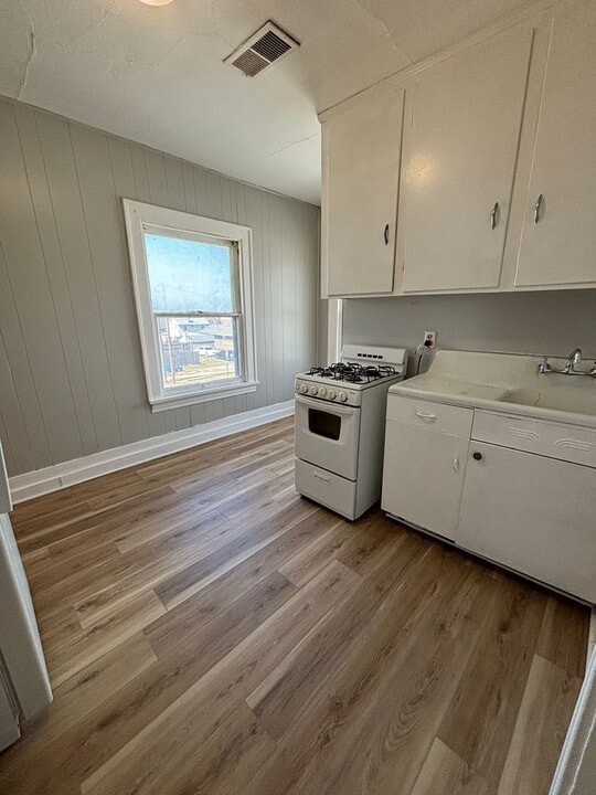 621 W 9th St in Waterloo, IA - Foto de edificio
