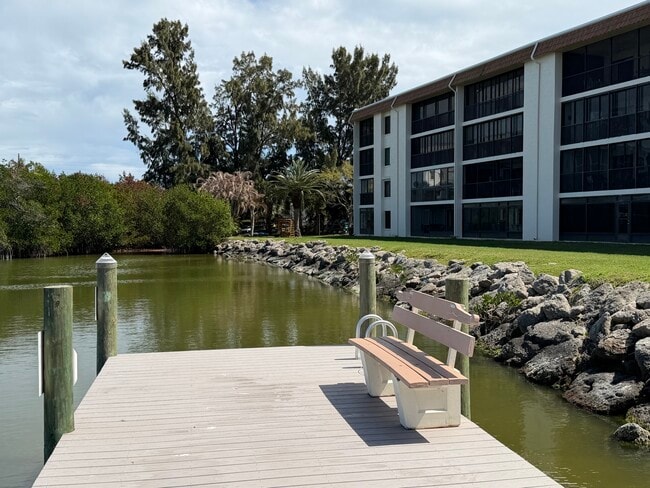 200 S Banana River Blvd in Cocoa Beach, FL - Building Photo - Building Photo