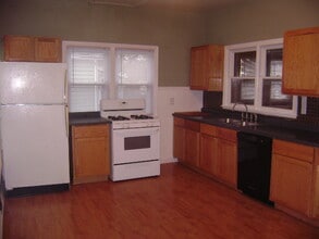 209 W Eureka St in Champaign, IL - Building Photo - Building Photo