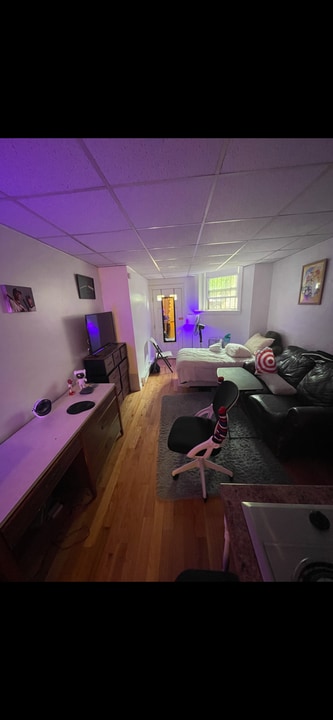 909 Beacon St, Unit A in Boston, MA - Building Photo