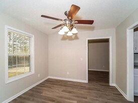 107 Sioux Trce in Gurley, AL - Building Photo