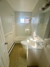 2553 W North Bend Rd in Cincinnati, OH - Building Photo - Building Photo