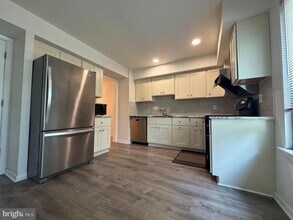 10676 Muirfield Dr in Potomac, MD - Building Photo - Building Photo