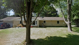 2920 Emmalane Dr in Green Bay, WI - Building Photo