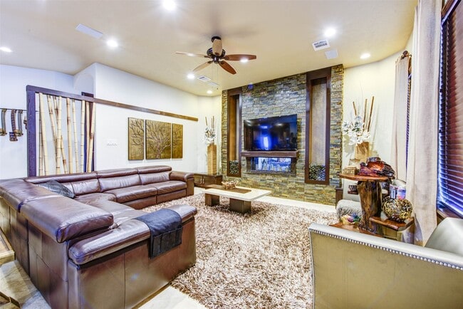 property at 47 Lake Sterling Gate Dr