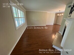 1115 Schulte Rd in St. Louis, MO - Building Photo - Building Photo