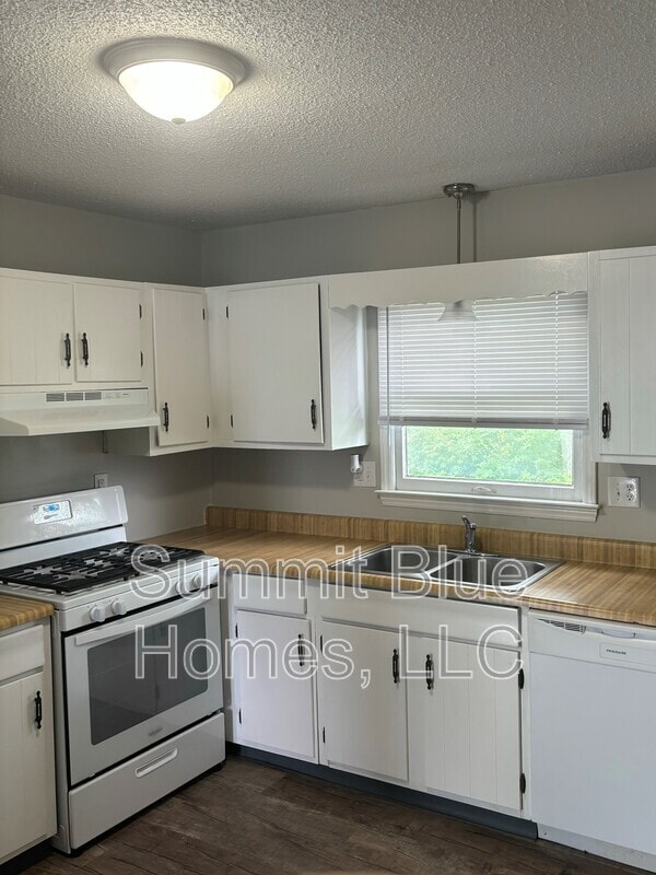 property at 753 Bluff City Hwy