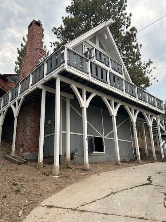 560 Talmadge Rd in Big Bear Lake, CA - Building Photo