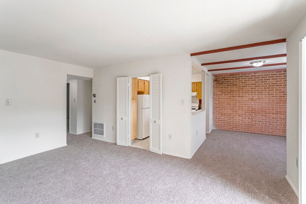 Whitehall Square Apartments in Suitland, MD