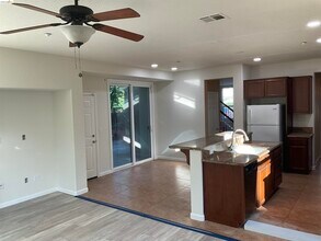 1360 Tiffany Dr in Brentwood, CA - Building Photo - Building Photo