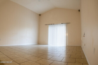 268 Gala Cir in Daytona Beach, FL - Building Photo - Building Photo