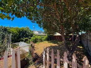 4654 Cape May Ave in San Diego, CA - Foto de edificio - Building Photo