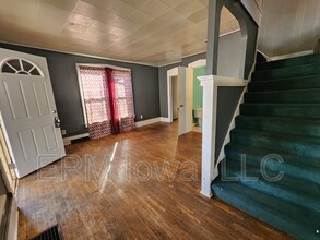 207 Norwood Ave in Waterloo, IA - Building Photo - Building Photo