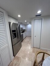 9801 Collins Ave, Unit 16H in Bal Harbour, FL - Foto de edificio - Building Photo