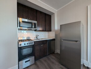 3335 W Diversey Ave in Chicago, IL - Building Photo - Building Photo