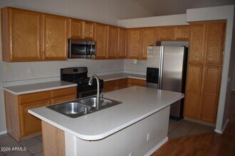 1421 W Canary Way in Chandler, AZ - Building Photo - Building Photo