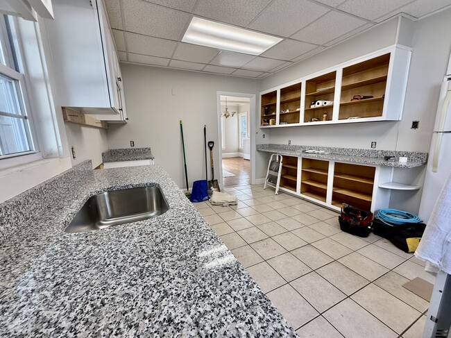 31 Park St, Unit 2 in Medford, MA - Foto de edificio - Building Photo