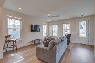 447 Cool Bend Ln in Summerville, SC - Building Photo - Building Photo