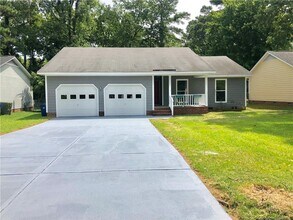 694 Dowfield Dr in Fayetteville, NC - Building Photo - Building Photo