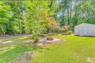 208 E Columbus St in Whiteville, NC - Foto de edificio - Building Photo