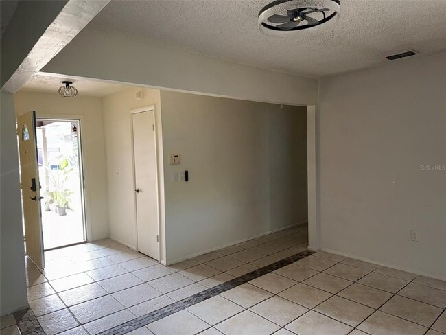 1310 Cinnamon Way W in Lakeland, FL - Building Photo - Building Photo