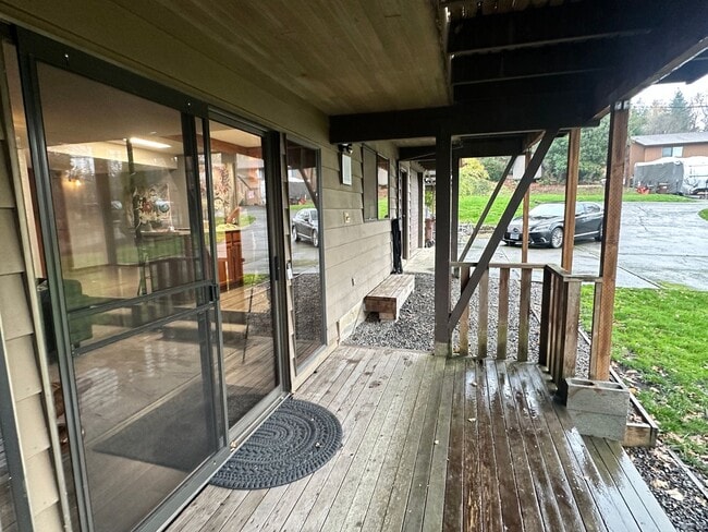 10380 SE Charlotte Dr in Happy Valley, OR - Building Photo - Building Photo