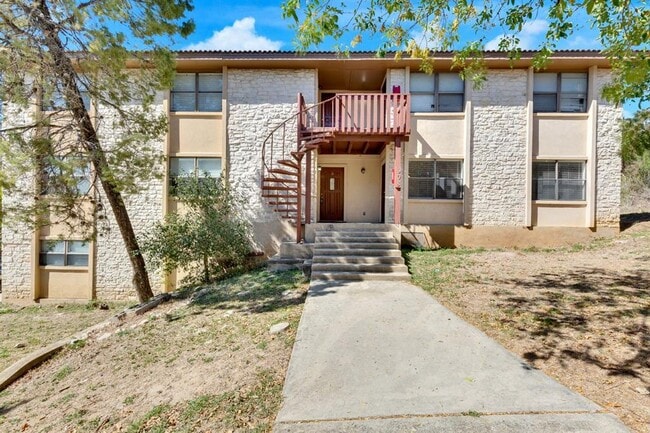 property at 908 N LBJ Dr