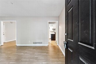 5786 Deerfield Trail in College Park, GA - Building Photo - Building Photo