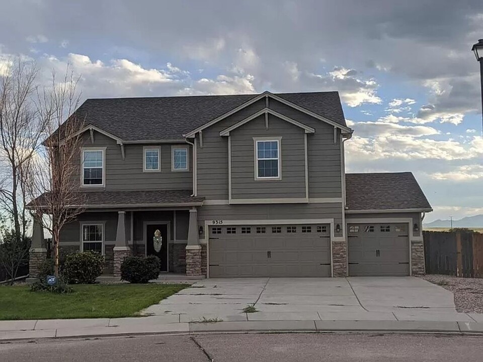 9315 Sand Myrtle Dr in Colorado Springs, CO - Building Photo
