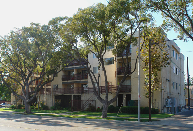 Lacy and Raitt Apartments in Santa Ana, CA - Building Photo - Building Photo