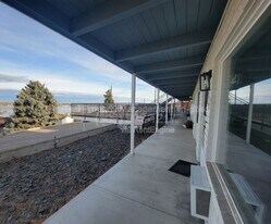 3326 W Payette Ave in Kennewick, WA - Building Photo