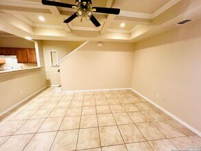 5007 Summit Wood in San Antonio, TX - Building Photo - Building Photo