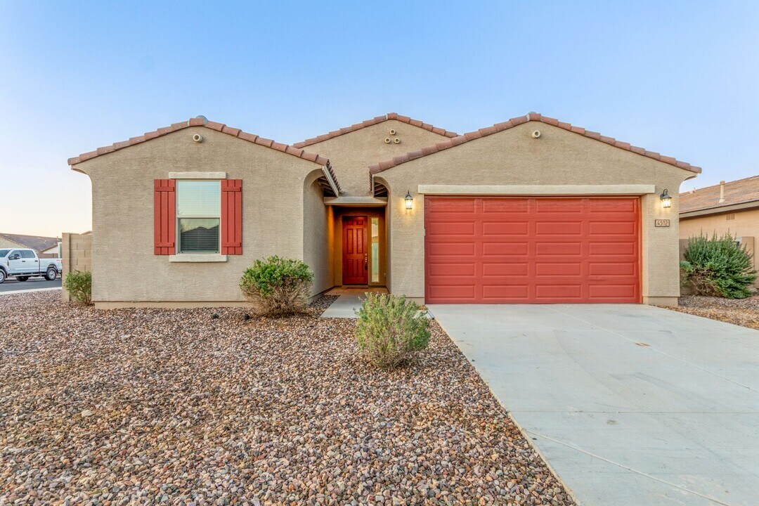 4512 Suncup Dr in San Tan Valley, AZ - Building Photo