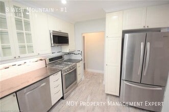 8 Mountain in Hamilton, ON - Building Photo - Building Photo