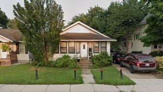 517 S Logan St in Mishawaka, IN - Building Photo