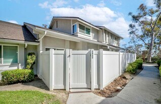 2422 Coventry Cir in Fullerton, CA - Building Photo