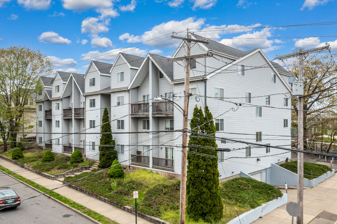 Taft Commons in Bridgeport, CT - Building Photo