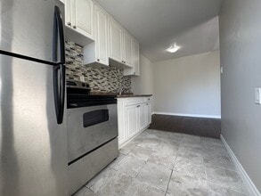 13 Lansdowne Ave N in Sarnia, ON - Building Photo - Building Photo