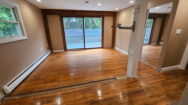 5 Tudor Ct W in Old Saybrook, CT - Foto de edificio - Building Photo