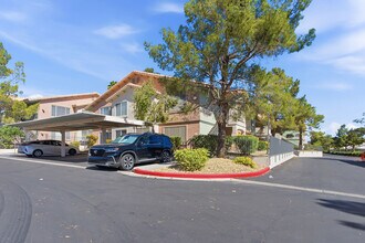 350 S Durango Dr in Las Vegas, NV - Building Photo - Building Photo