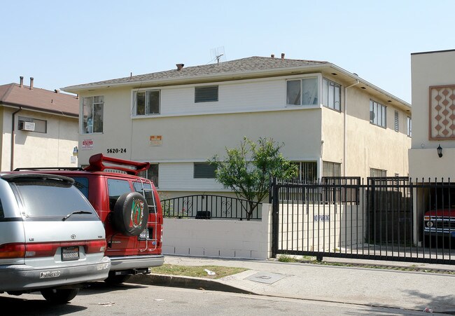 5620 Harold Way in Los Angeles, CA - Foto de edificio - Building Photo