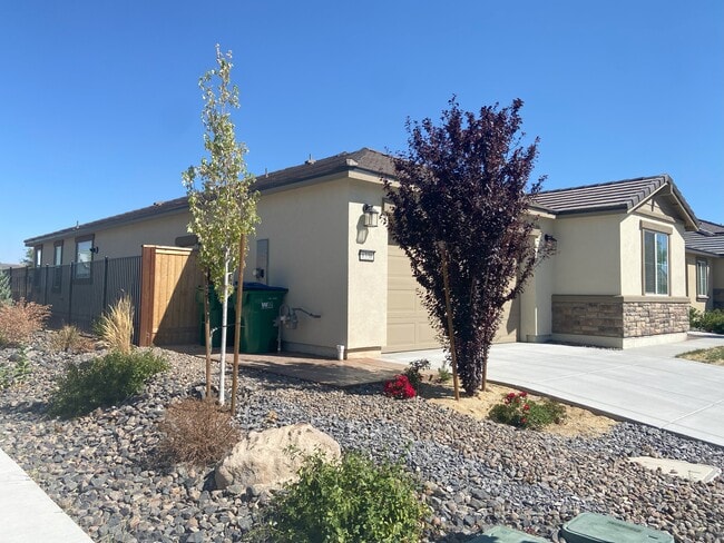 6338 Red Stable Rd in Sparks, NV - Building Photo - Building Photo