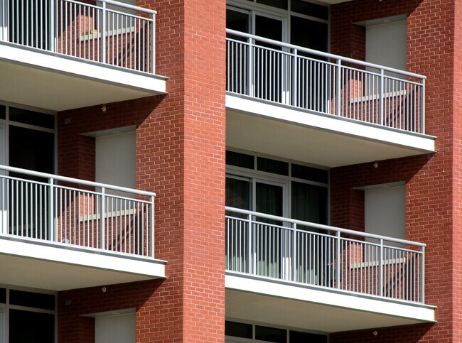 The Chimes in Tuscaloosa, AL - Building Photo - Building Photo