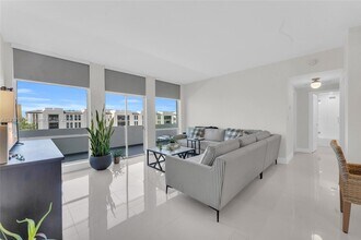 700 Biltmore Way in Coral Gables, FL - Building Photo - Building Photo