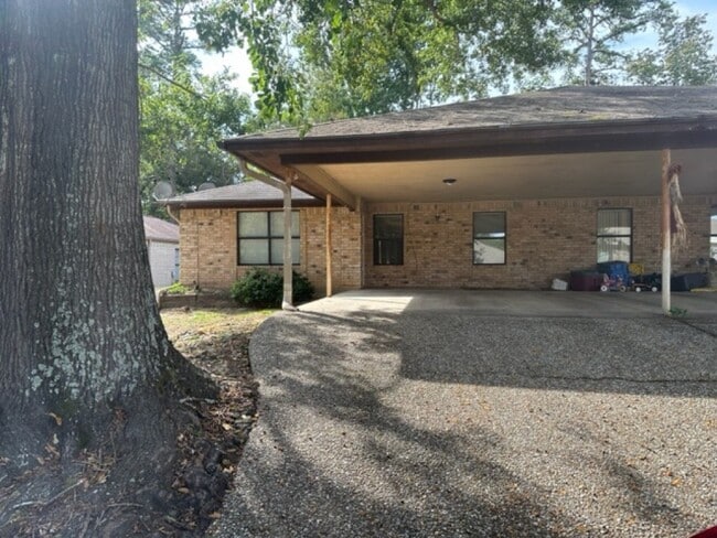 2527 Westminster Dr