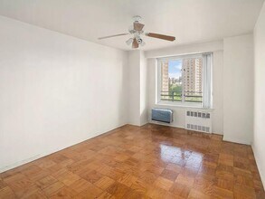 392 Central Prk W in New York, NY - Building Photo - Building Photo