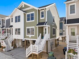 8 Shell Rd in Mantoloking, NJ - Building Photo