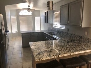 3872 E Mountain Sky Ave in Phoenix, AZ - Foto de edificio - Building Photo