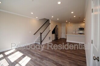 14911 River Walk Way in Woodbridge, VA - Foto de edificio - Building Photo