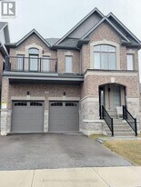 44 Whippletree Dr in East Gwillimbury, ON - Building Photo